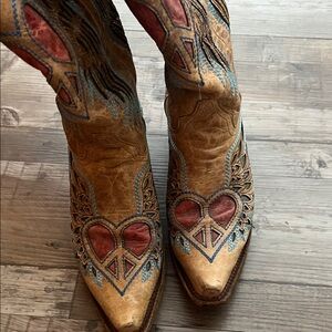 Women's Embroidered Heart Heeled Boots